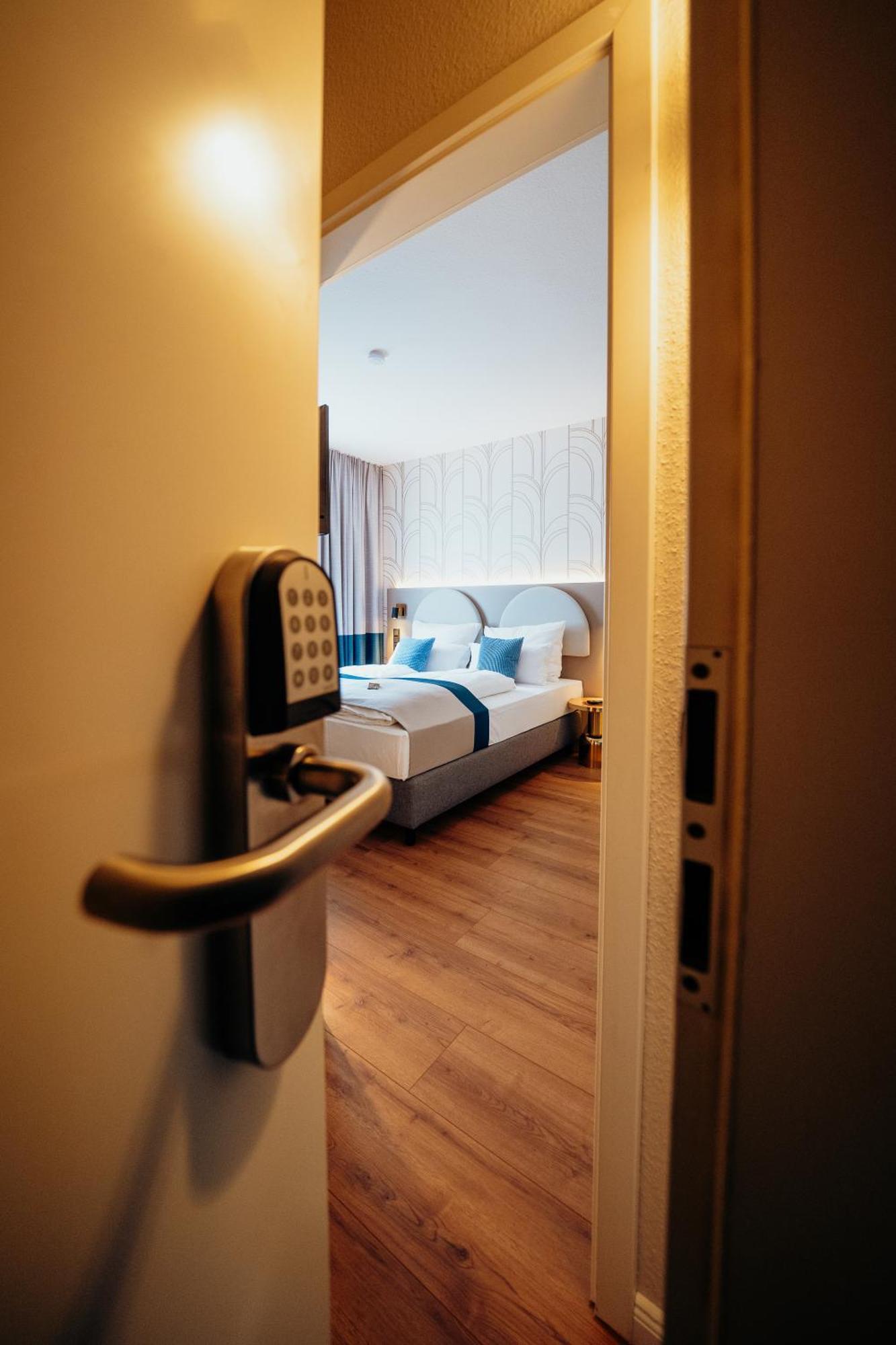 Guestified Liyana Hotel Ратінген Екстер'єр фото